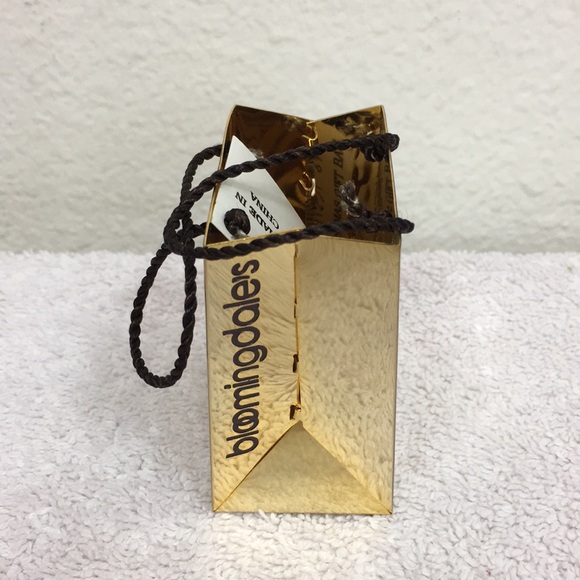 NWT New Gold Bloomingdale’s Metal Gift Bag Ornament Decor - Picture 4 of 9